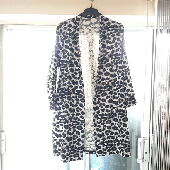 Ladies coat - Picture 1 of 7